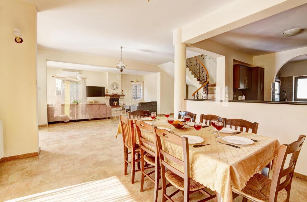 Villa Eva Ayía Nápa Extérieur photo