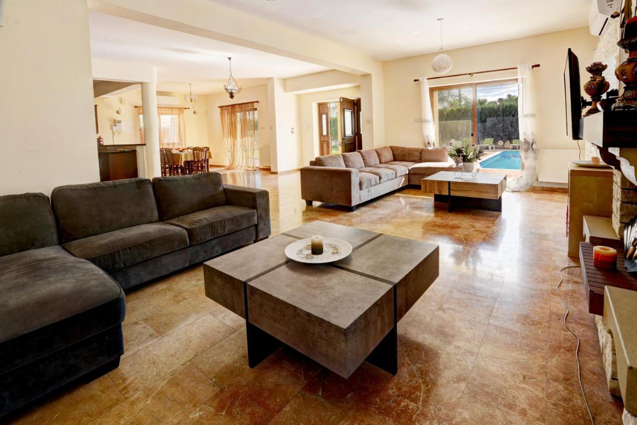 Villa Eva Ayía Nápa Extérieur photo