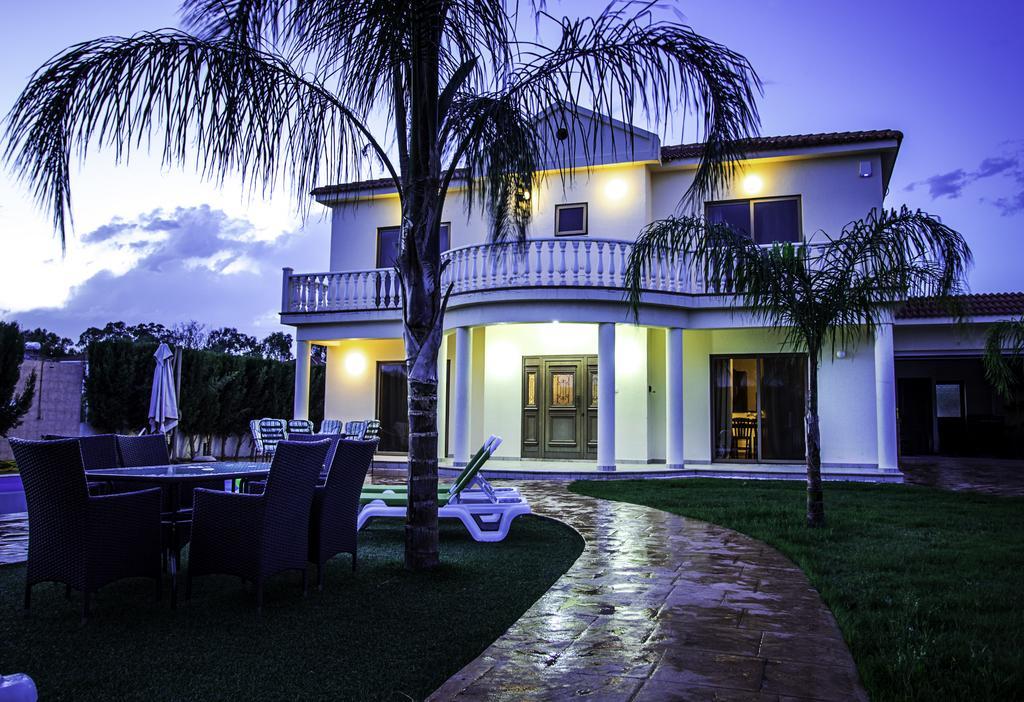 Villa Eva Ayía Nápa Extérieur photo