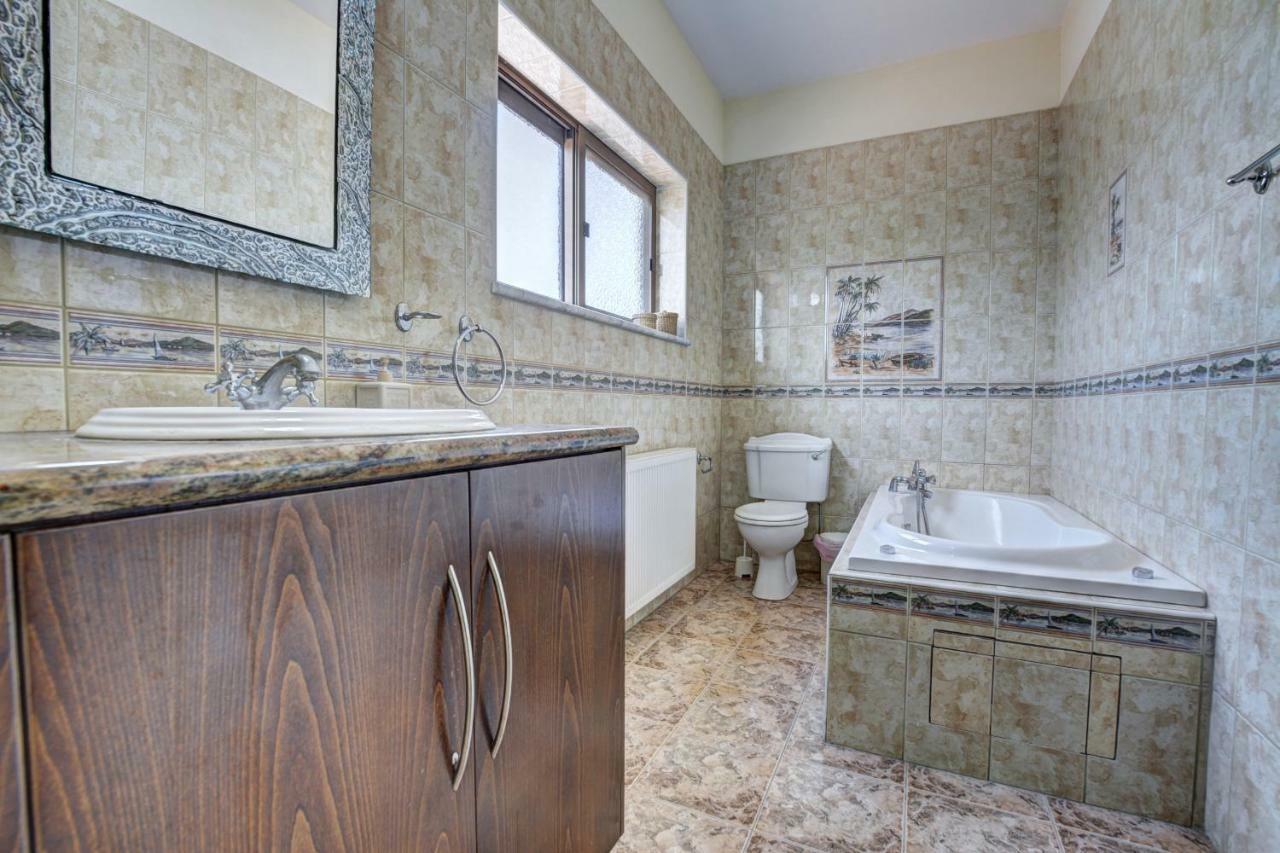 Villa Eva Ayía Nápa Extérieur photo