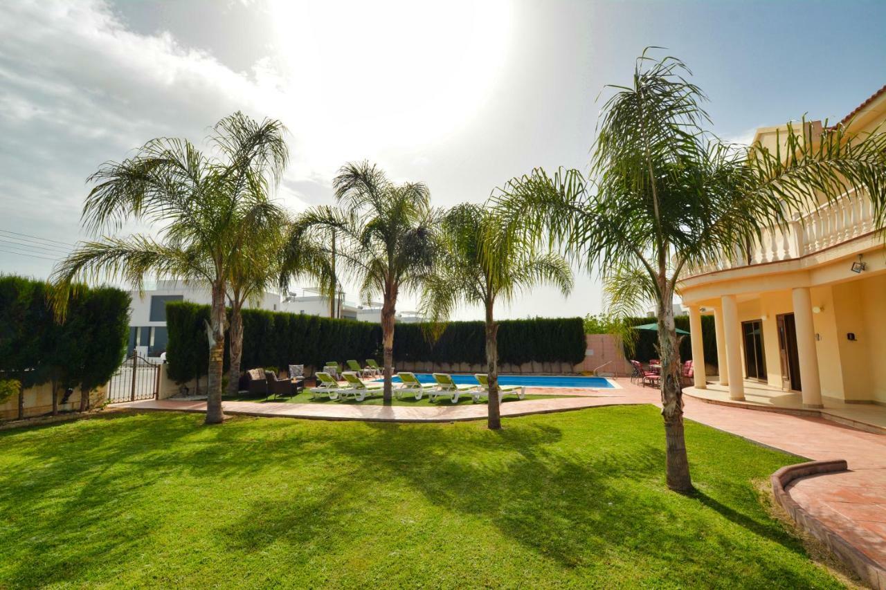 Villa Eva Ayía Nápa Extérieur photo