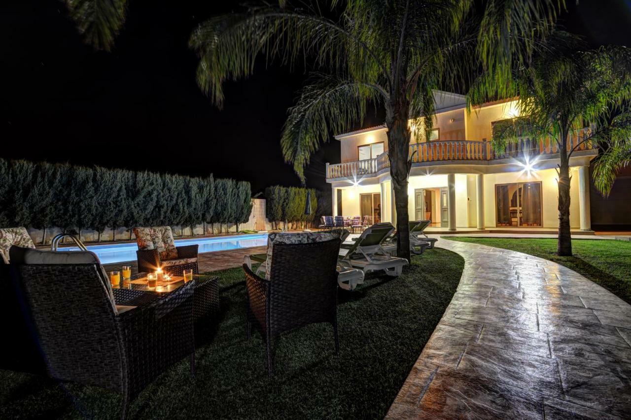 Villa Eva Ayía Nápa Extérieur photo
